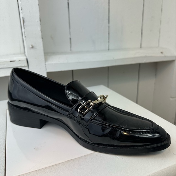 Zara Black Loafers Pointed Toe Faux Patten Leather Gold Hardware Women’s size 39 - Picture 7 of 14